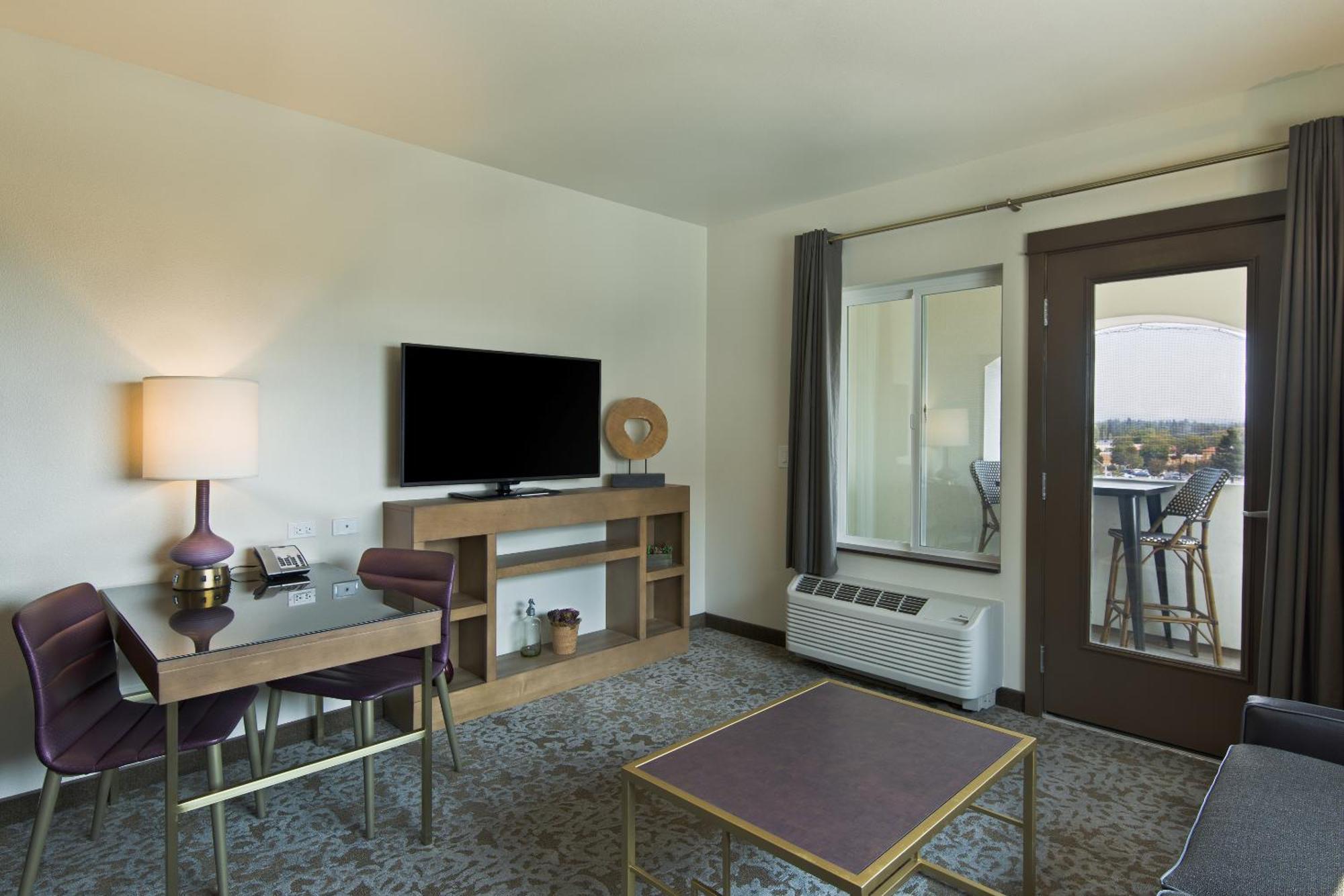 Oxford Suites Sonoma - Rohnert Park Room photo