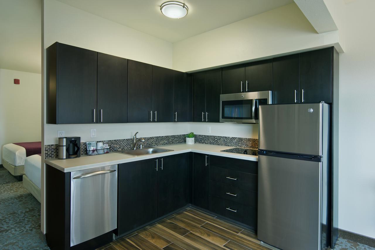 Oxford Suites Sonoma - Rohnert Park Exterior photo