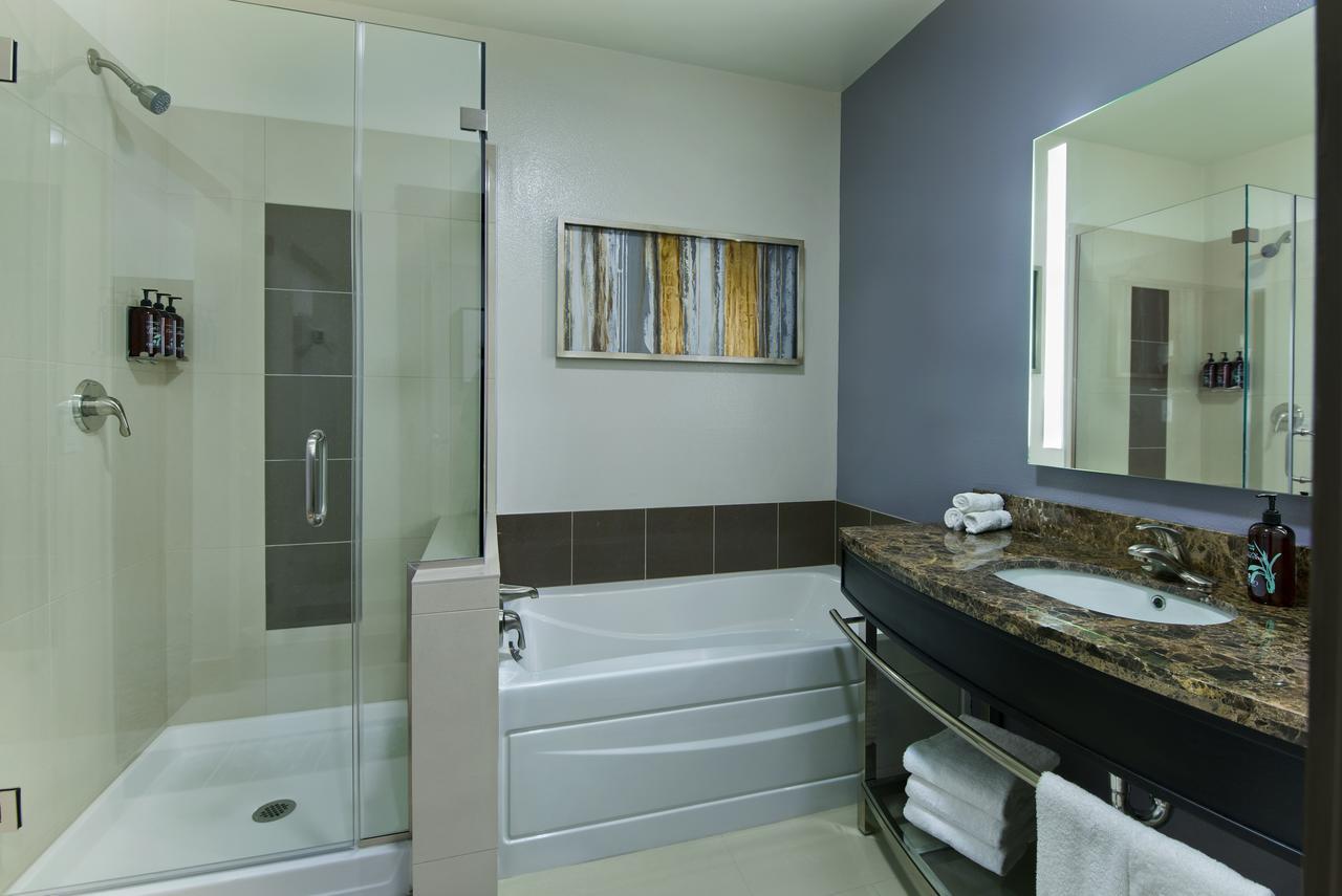 Oxford Suites Sonoma - Rohnert Park Exterior photo